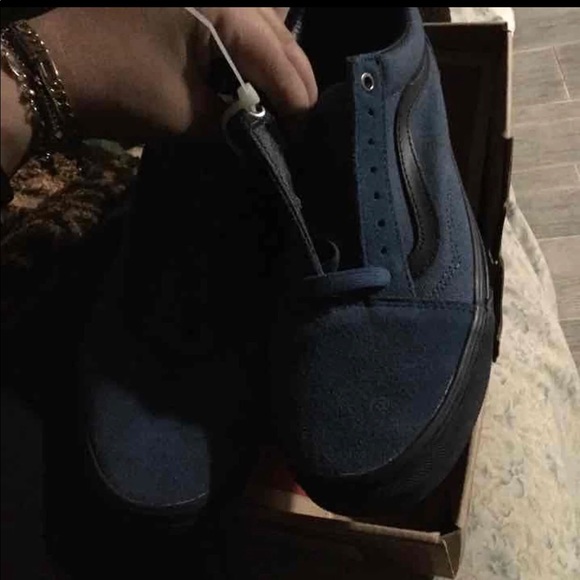 Vans - Picture 3 of 4